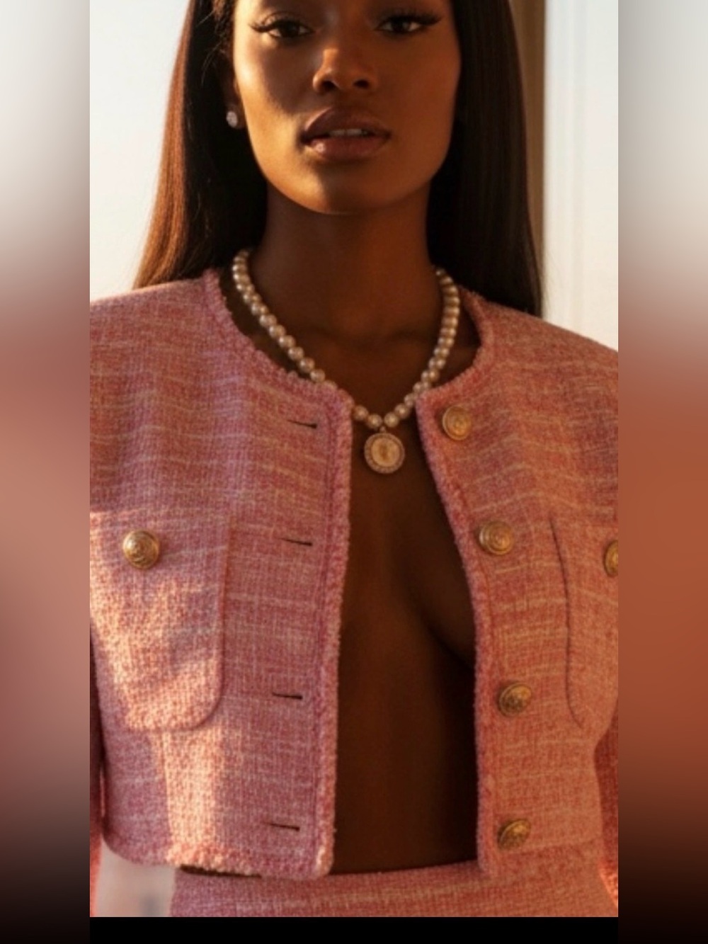 simple Pearl Necklace w/ disc design! - Picture 2 of 6